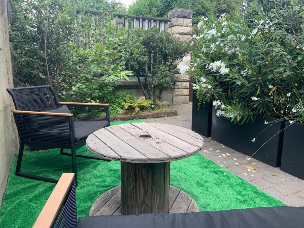 *romance Jacuzzi* Pour Les Amoureux Ou Les Solos Apartment